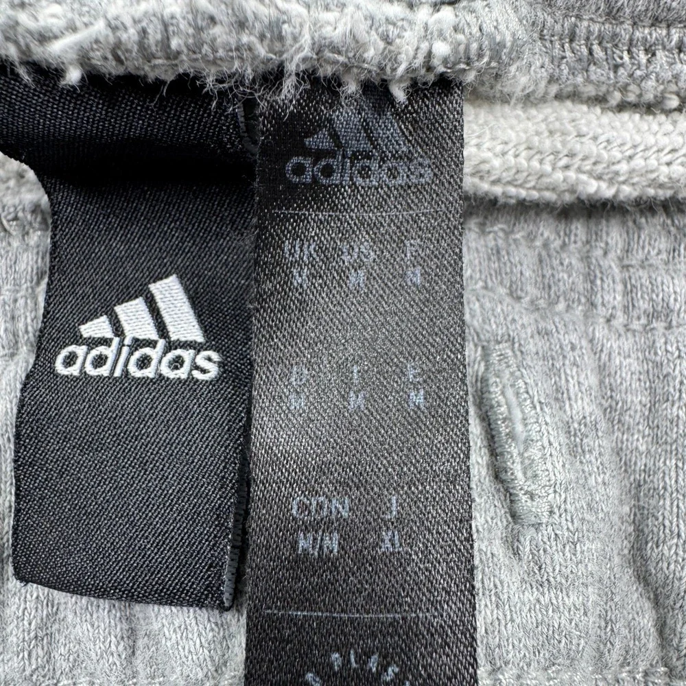 adidas *orders ship